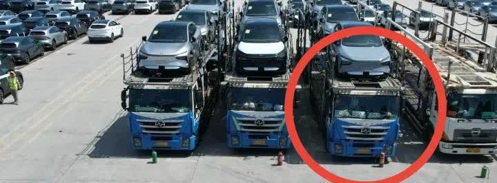 万事俱备只欠东风，只要车主一订车，何小鹏马上给大家安排小鹏G7发货！今天白天