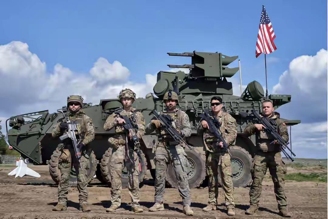 美军飞机又来了，直奔中国航母基地那边中美高层还在谈话，有点奇怪是吧，其实可能是