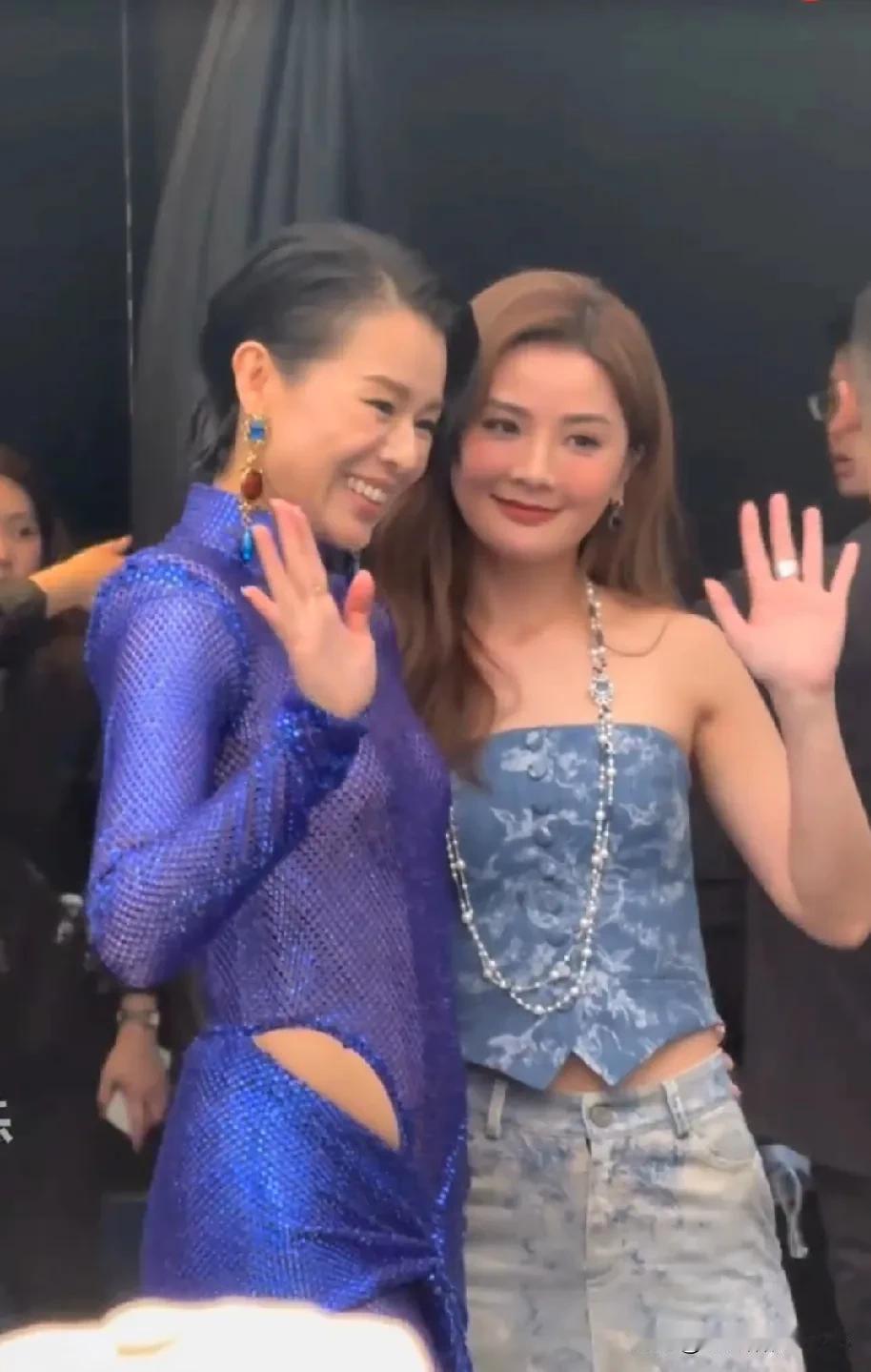 直到现在才发觉胡杏儿真的特别美呢！以前都不怎么有这种感觉。她的短发造型，再配上健