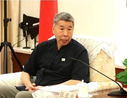 韩国瑜冲天一怒，张亚中怎么看？咱也不能总拿着一个相对正确的立场紧盯着郑丽文