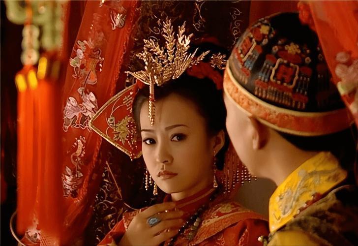1653年，顺治皇帝不顾满朝文武的反对，硬是把皇后孟古青给废了。孟古青被赶回娘家