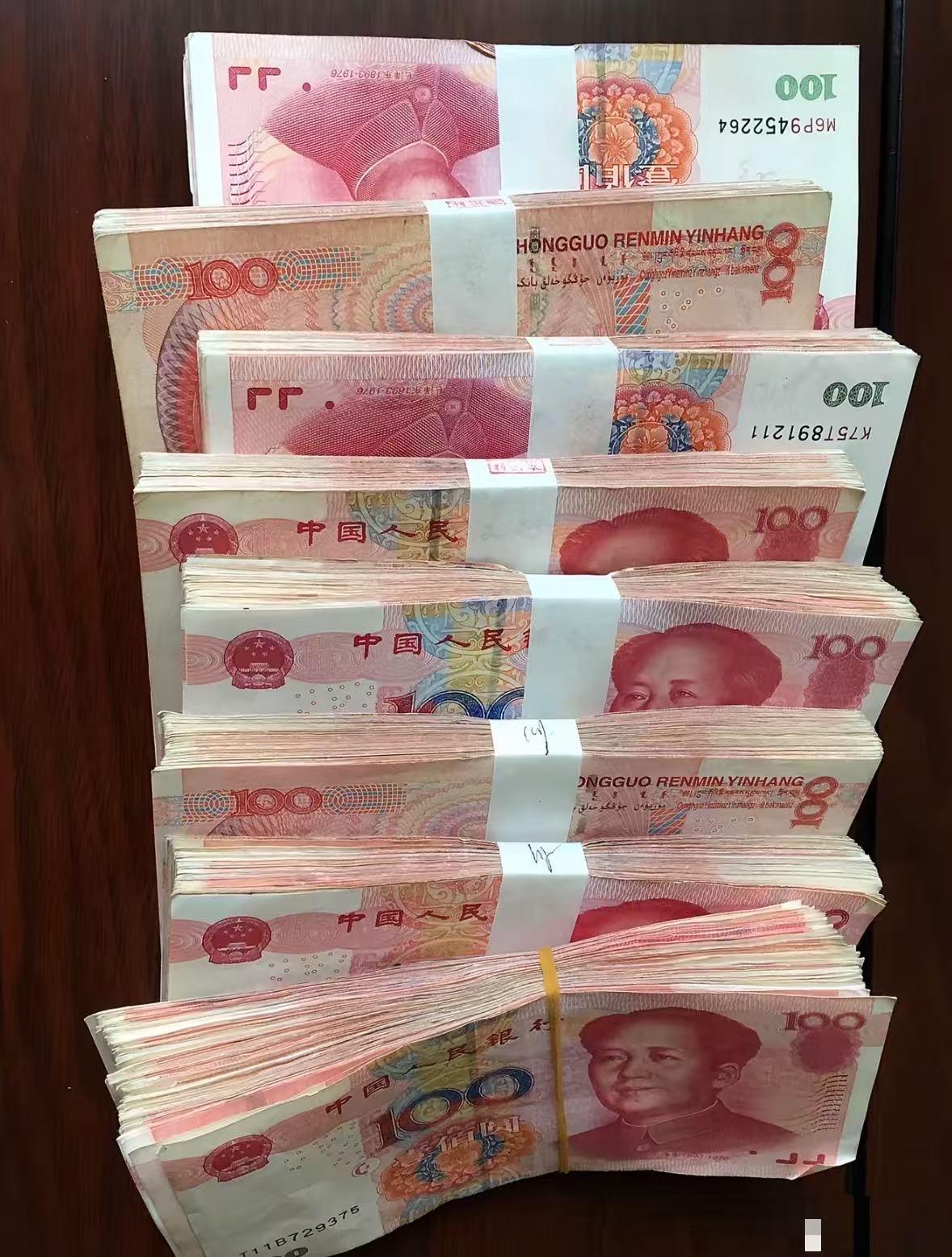 男子做生意，需要8万周转，但是借了一圈都借不到，最后他妹妹背着妹夫借给了他。四年