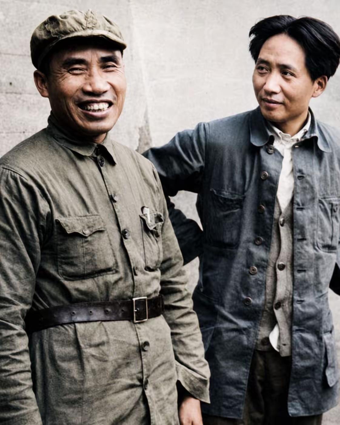 王铎：毛主席与朱德在延安你认为那些“领袖的扮演者”，像他们吗？我的感觉是，一点