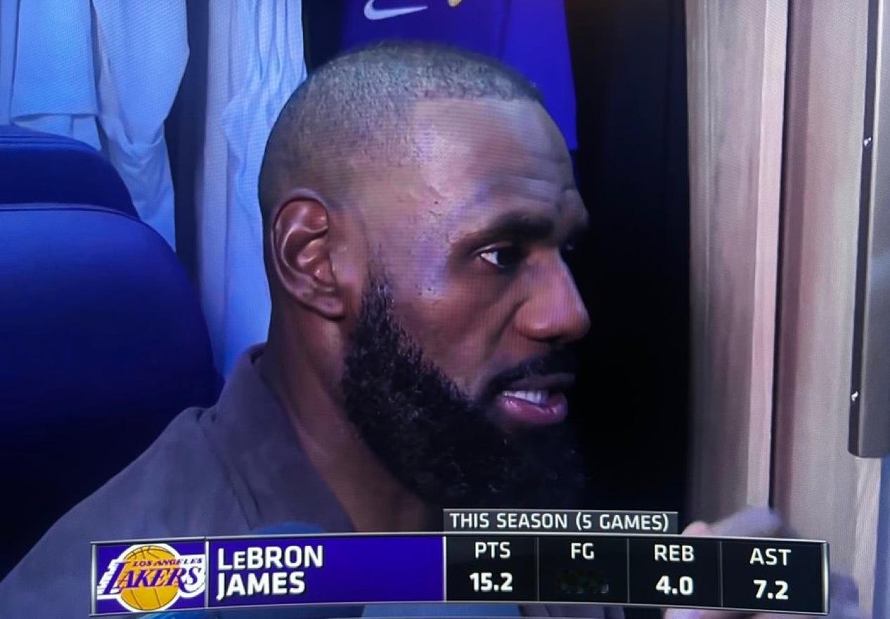 詹姆斯被问到此役是否改变了球队出征客场前的专注度：“客场之旅本身就能让你重新凝聚