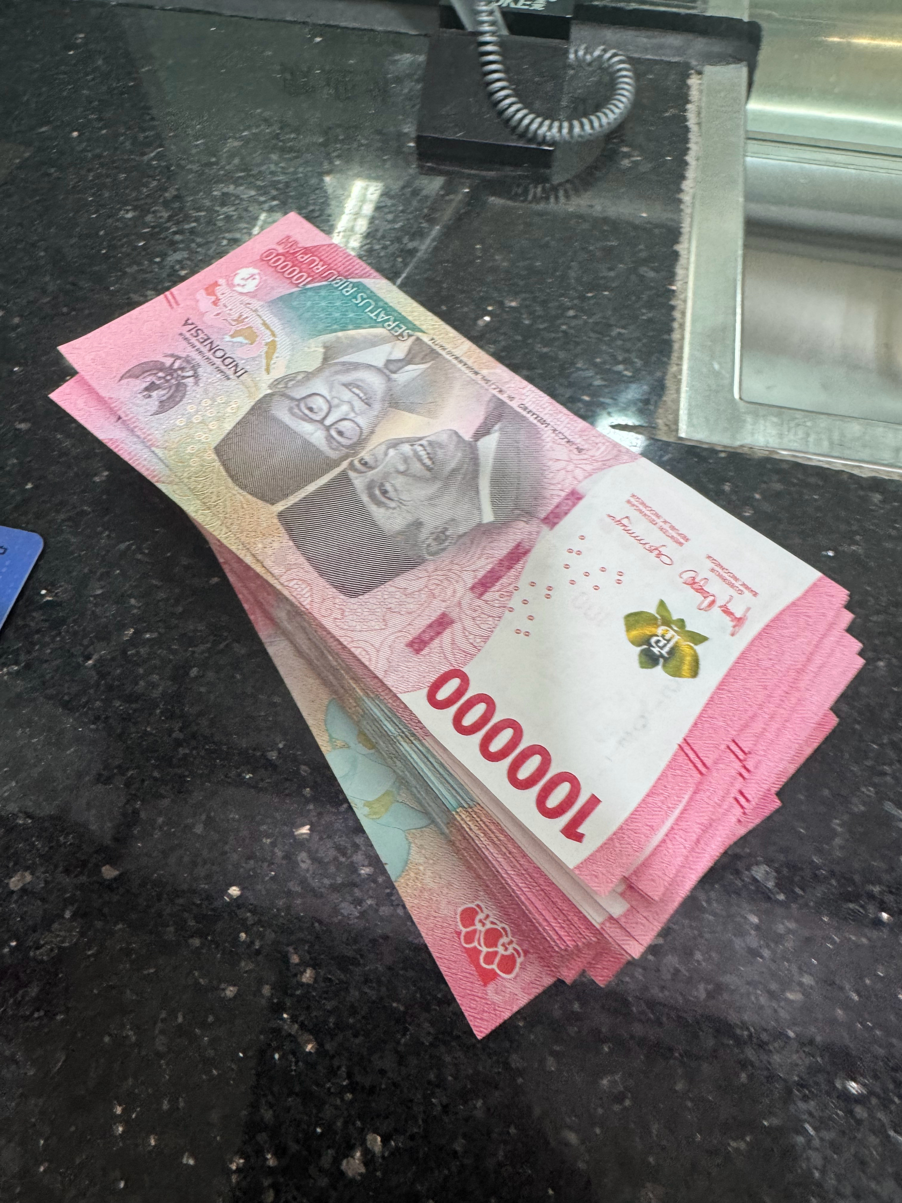 手持一千万现金巨款，准备去充电啦！