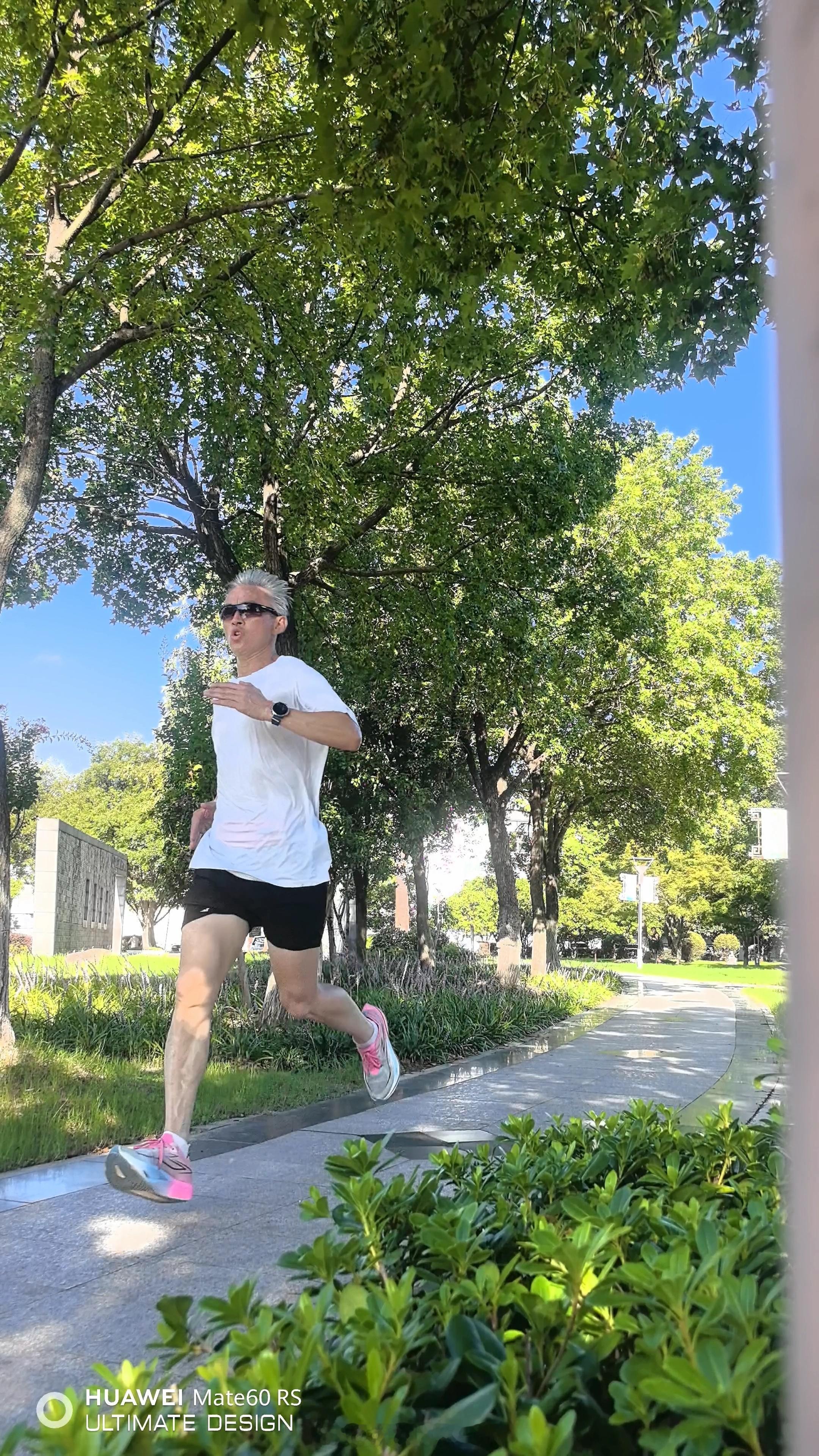 秋天真的快要来了，早晨晴天气温已经来的30左右，晨跑没有那么晒了，也没有那么热了