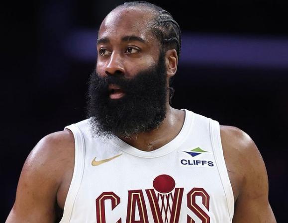 怎么操作，你们9号打老鹰，赢球的话，尼克斯100%会大面积轮休去第4的，去年尼克