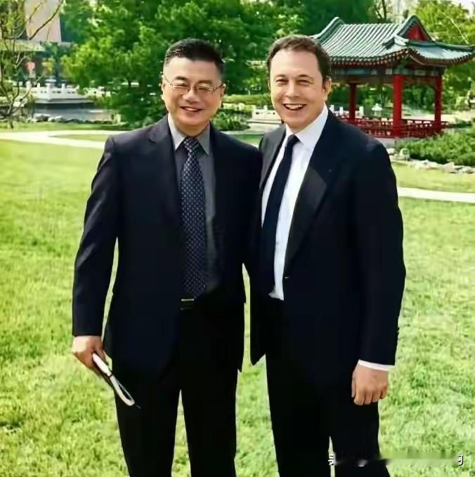 全球最狂的马斯克，见谁都不服，唯独对这位上海老同学低下了头。马斯克这人狂到什
