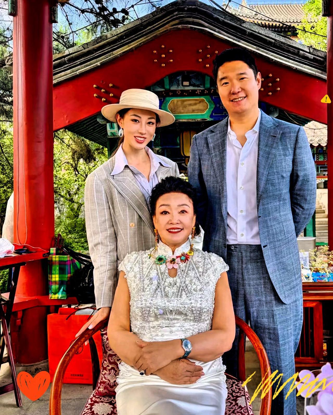 惊了！那个在直播间怼天怼地的张兰，私下里居然是这样的人？我家亲戚在张兰家当保姆的