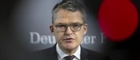 德国军事专家的一番话，引发国际舆论哗然！他直言，如今中国的军事力量已经强大到让美