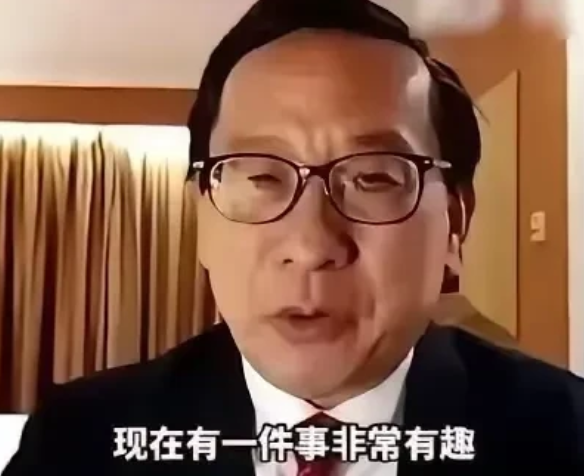 高志凯先生一针见血地指出，有一个非常奇怪的现象，那就是这次欧洲领导人和泽连斯一起