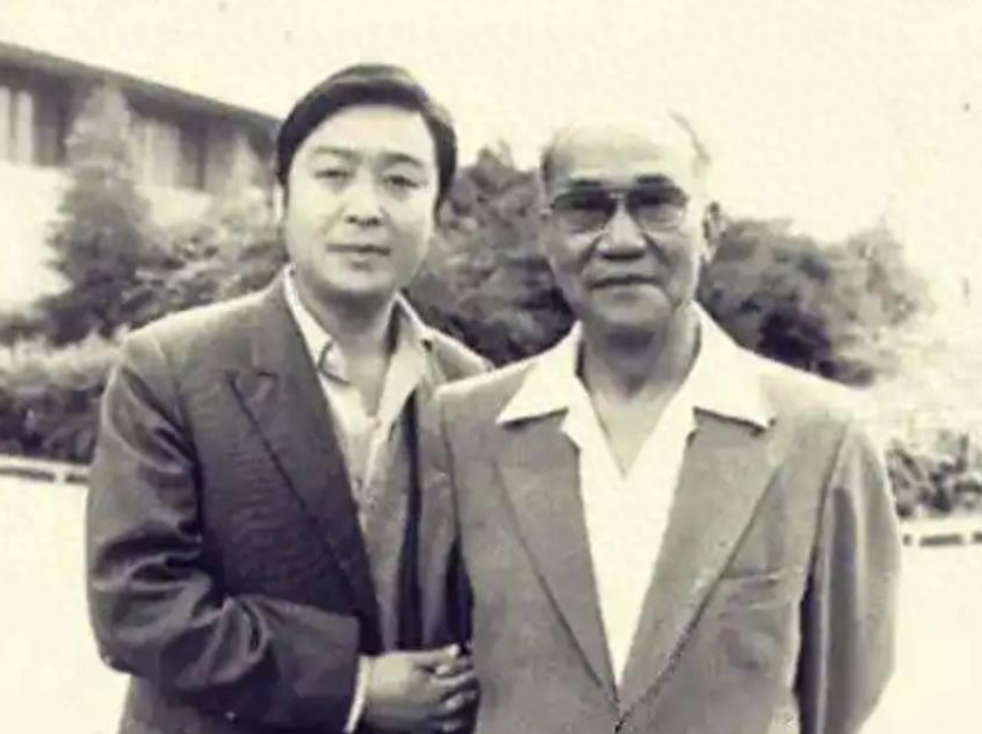 侯宝林两句话改变师胜杰命运，一次让裂穴，一次使其终生不进北京