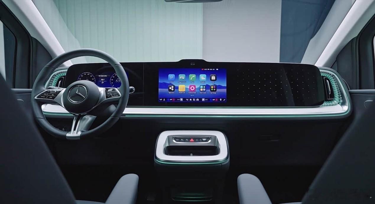 奔驰纯电MPV亮相，恢复立标三叉星徽，预计售价45万能打过腾势D9?2026年初