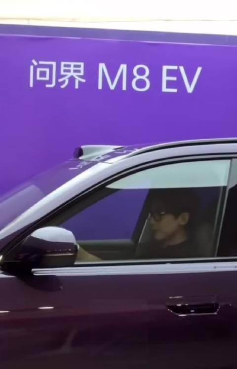 #白敬亭这肌肉不太基础#白敬亭今日线下活动，这健身效果真不错，这肌肉嘶哈嘶哈