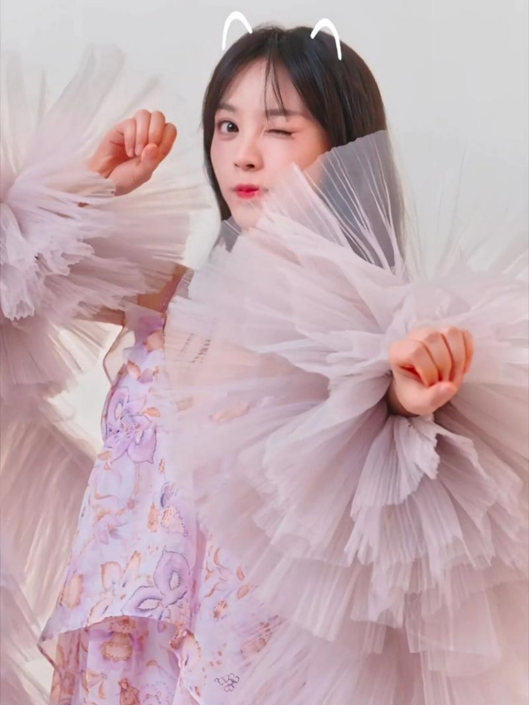 王楚然穿粉色眼前一亮又一亮“白眼女神”王楚然最近穿了一系列粉色裙子“眼前一亮又