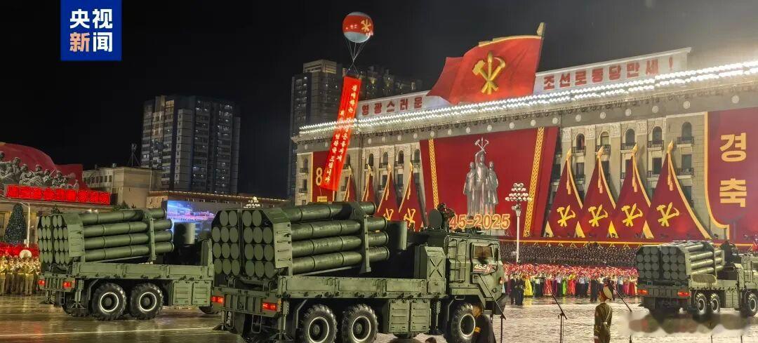 朝鲜举行阅兵式好家伙，这场面这装备这熟悉看俄乌前线的反馈，朝鲜军人确实硬有个问题