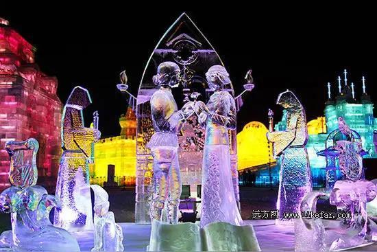 哈尔滨冰雪大世界跨年夜太震撼！烟花直接承包整片星空，现场十万多人一起跨年太有排面