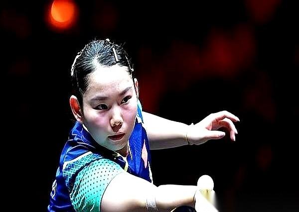 替身打正主，结果还用猜吗？这话有点凉，但事儿就是这么个事儿。何卓佳，圈里人都