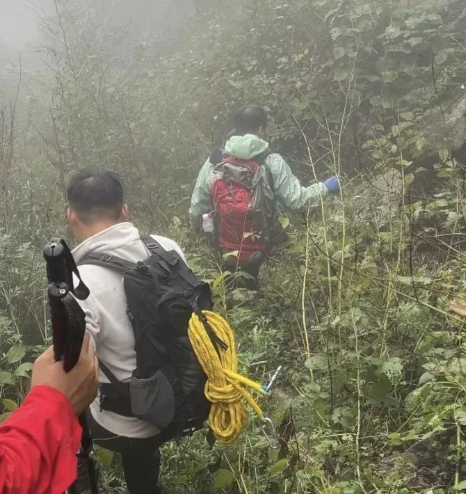 悬崖下320米！甘肃男子嘉午台失联10天终被找到，已不幸遇难10月22日下午