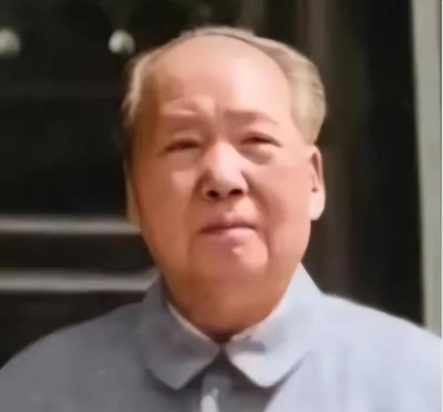 1975年，已经82岁高龄的毛主席突然问身边的人：功德林里，还有国民党战犯吗？“