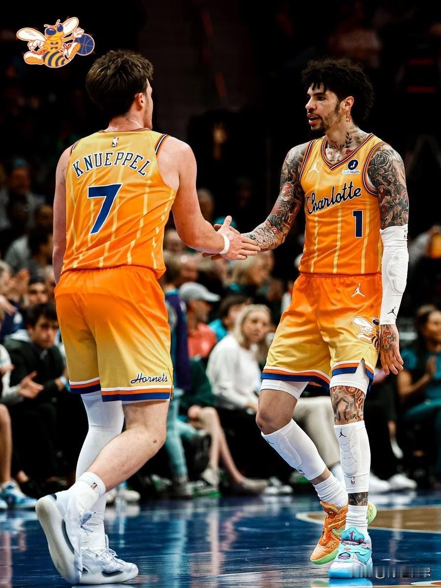 黄蜂24记三分射落老鹰！黄蜂133：126老鹰，看看球员数据，谁发挥出色？！