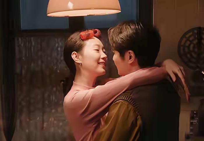 追剧《老舅》崔国明这样的男人值不值得李小珍一生去崇拜呢？应该怎样评价崔国明这