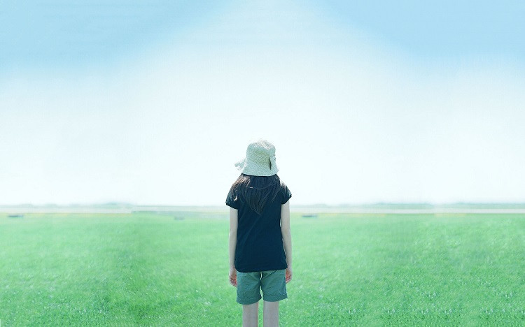 女人想你的时候，不会大声喊出来，但会用行动告诉你：1.什么都要主动分享给你，让