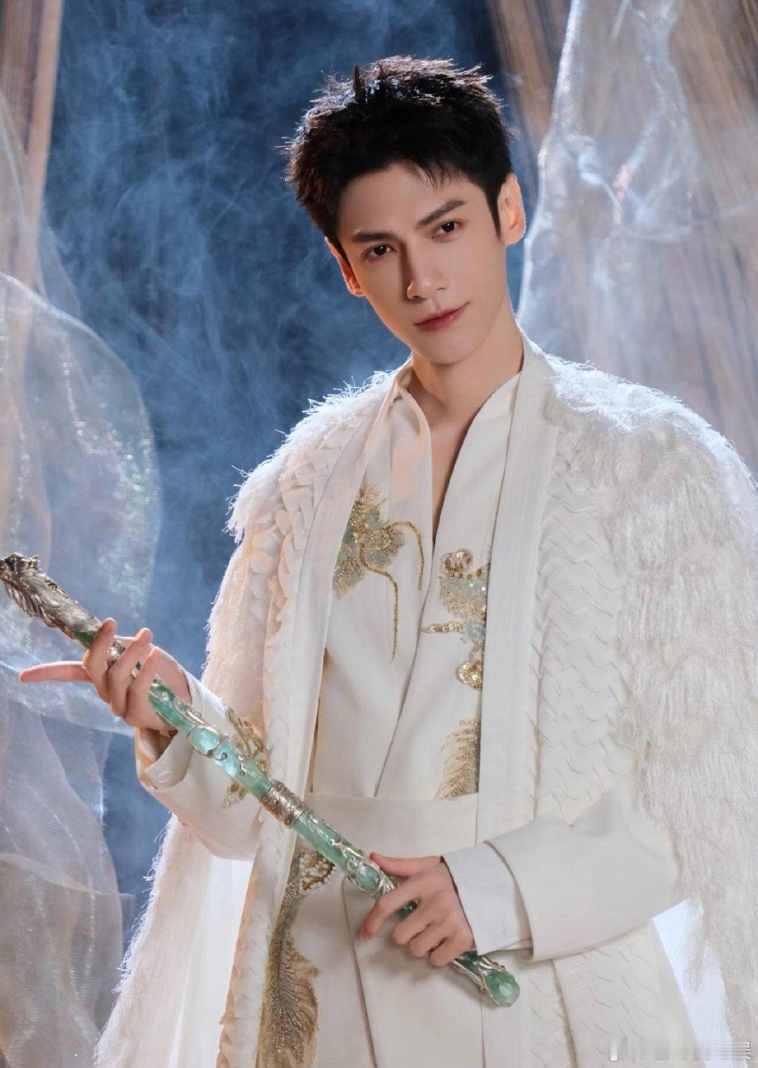 1.董璇当初选择再婚，是觉得对方很合适，婚后整体状态也不错，夫妻俩有打算备孕二胎。2.罗云熙在湖南录