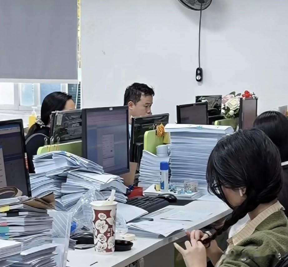 前有hr联盟，这又来个裁员联盟？还能不能做个人了[打脸]所谓裁员联盟，是由当