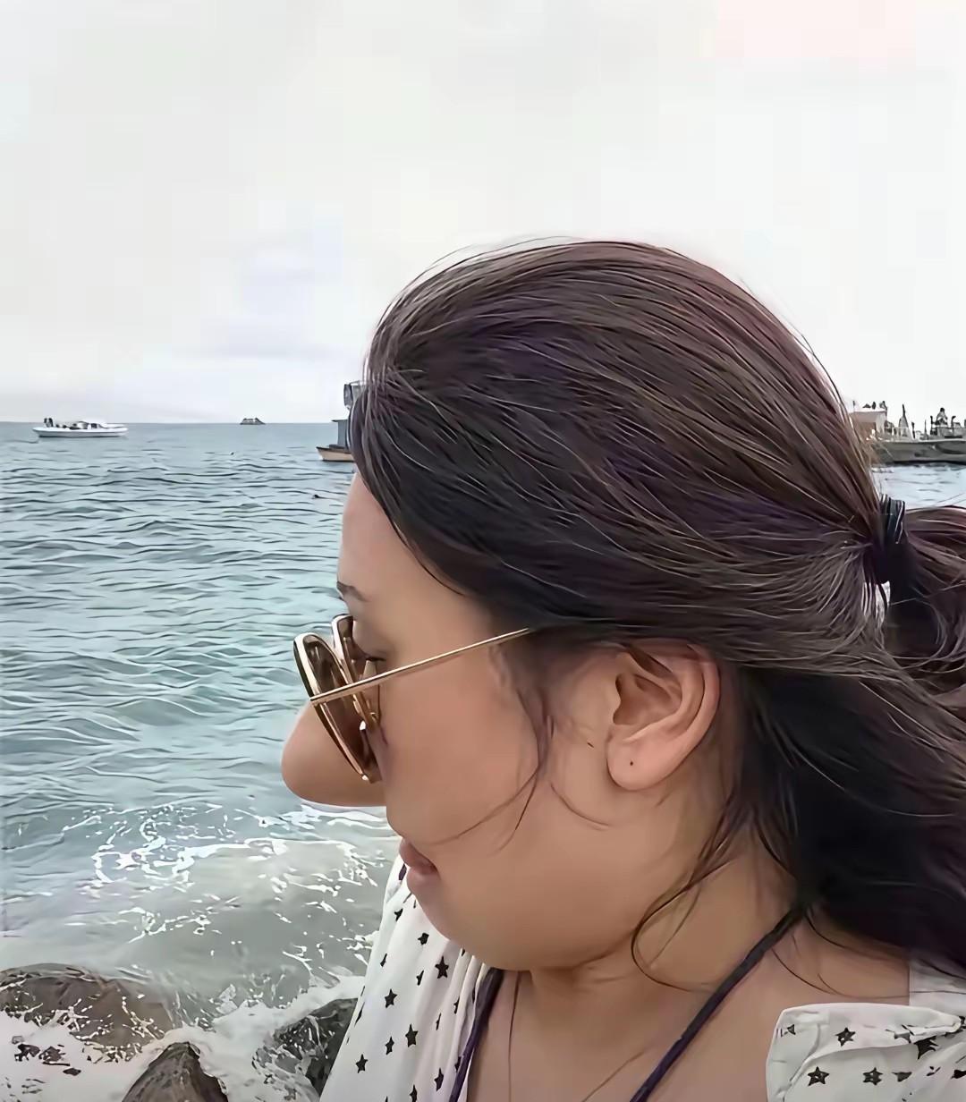 不是这个，是真的吗？真的有人的鼻子这么大呢吗？我还是第一次见呢