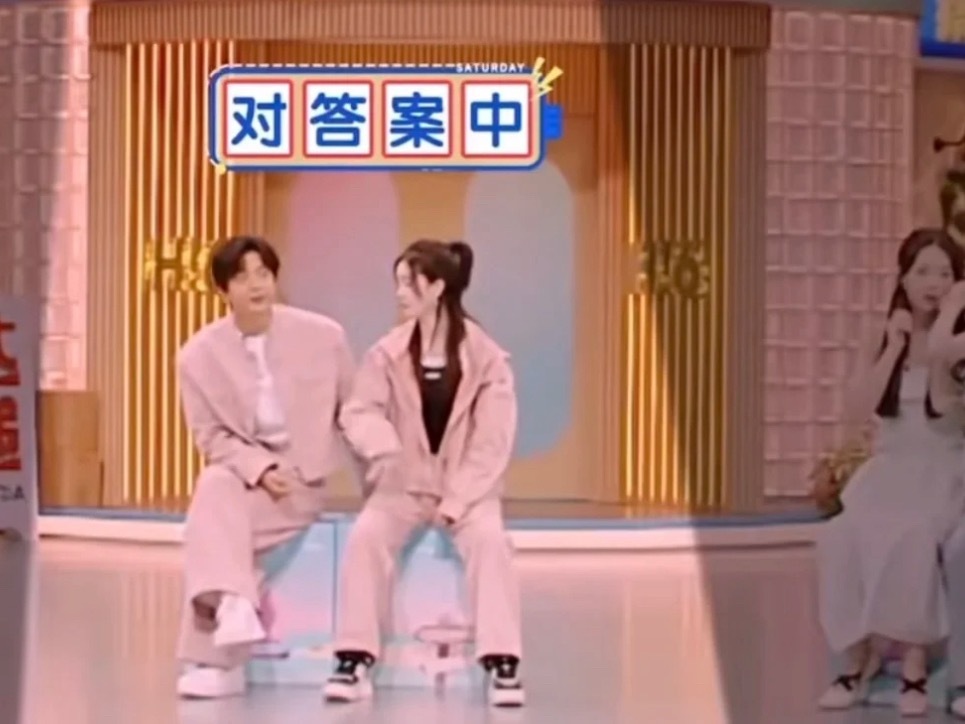 晟姐和李佳航的坐姿有谁懂这个点吗​​​