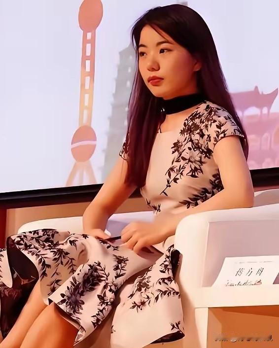 蒋方舟这个人，完全经不起扒。初三升高一时，她通过华师一附中的“专县生”渠道入学
