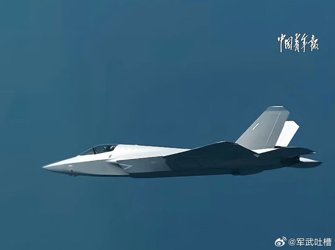 歼20第300架出现，歼35单批次第11架出现明年爆兵，估计歼35的产量就要超过