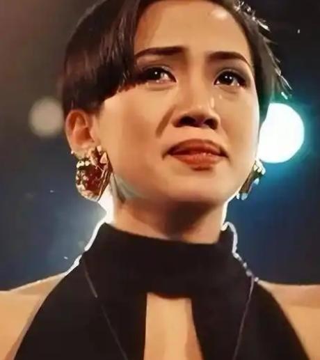 1992年，梅艳芳因为拒绝唱歌，被黄朗维打了一巴掌，没想到第二天，黄朗维就被人打