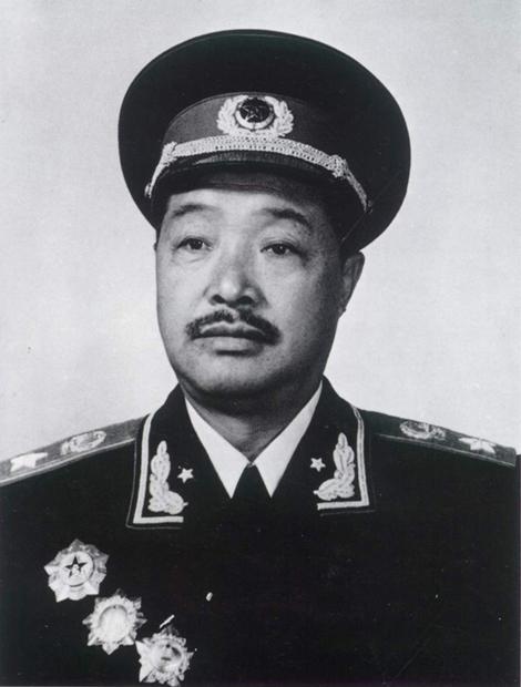 1936年7月，红二方面军进入松潘草地，没有吃的，贺龙突然提出钓鱼吃，众人差点惊