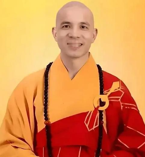 少林寺新方丈释印乐，上任才十个月，少林寺一下少了800多万，香客们上山，发现