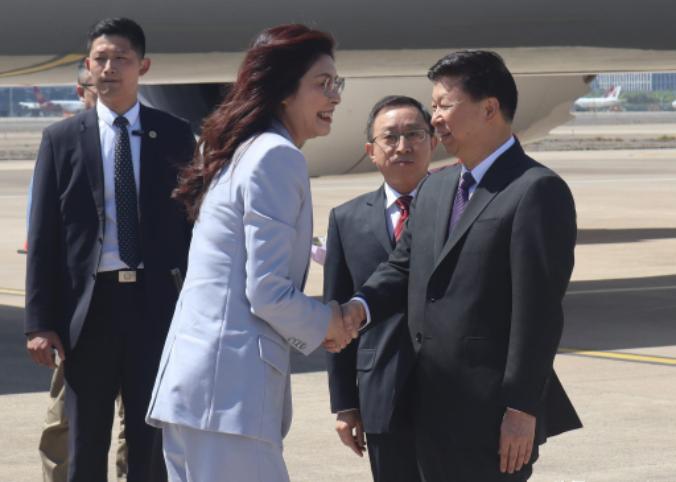 很多人都没察觉！郑丽文这几天彻底变了，尤其4月8号下午之后，状态转变更是