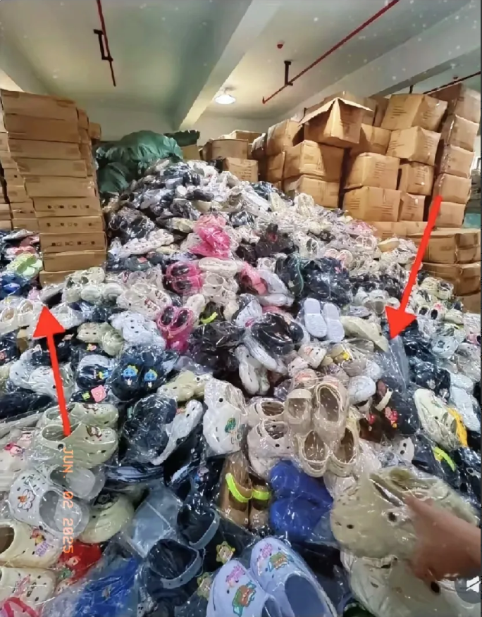 印度商人来浙江义乌批发2000双鞋子，付了定金后，要求货到印度再付尾款。没想到义