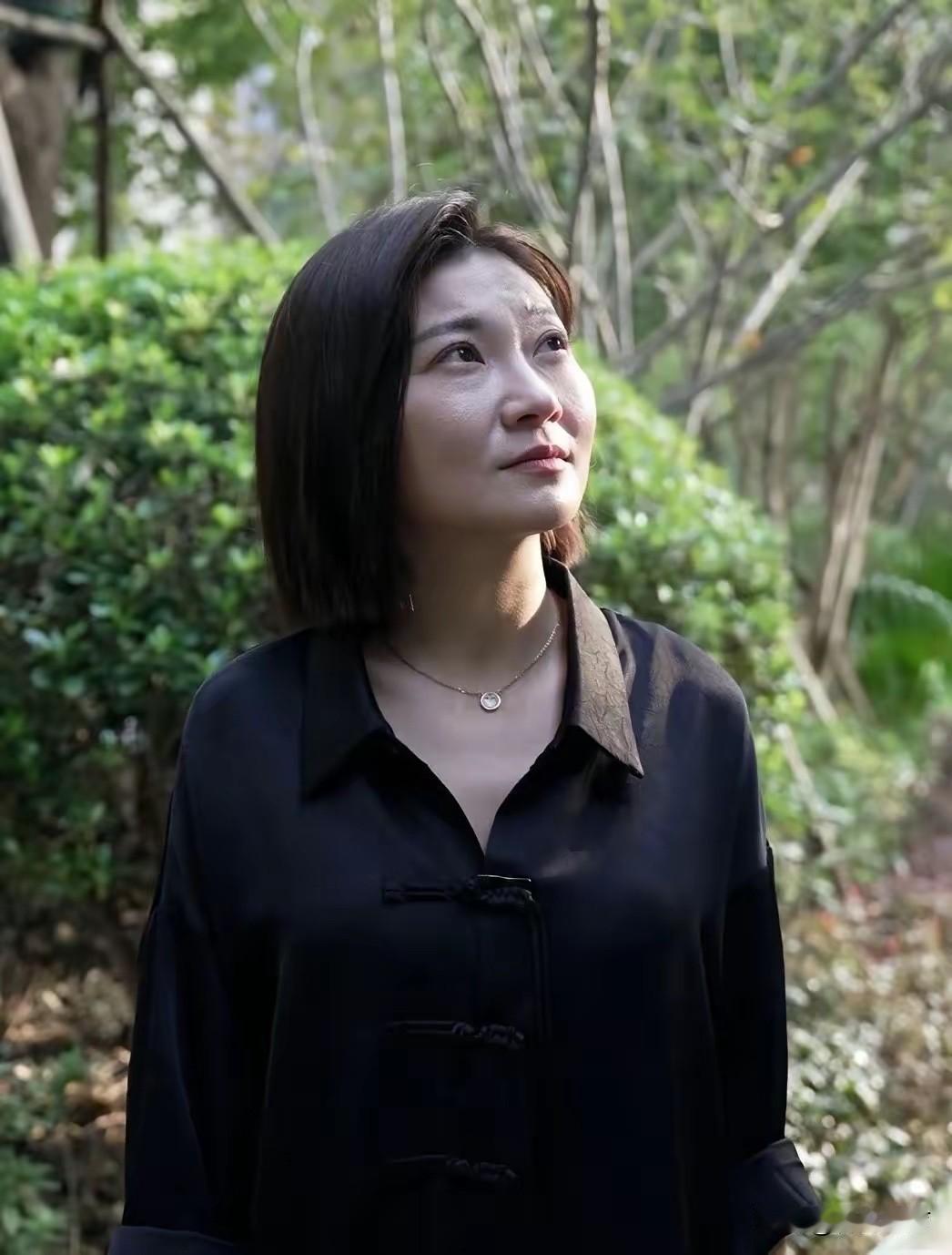 王暖暖凌晨被120抬走：她熬过悬崖生死，却没躲过身体里藏了6年的刀凌晨两点，急