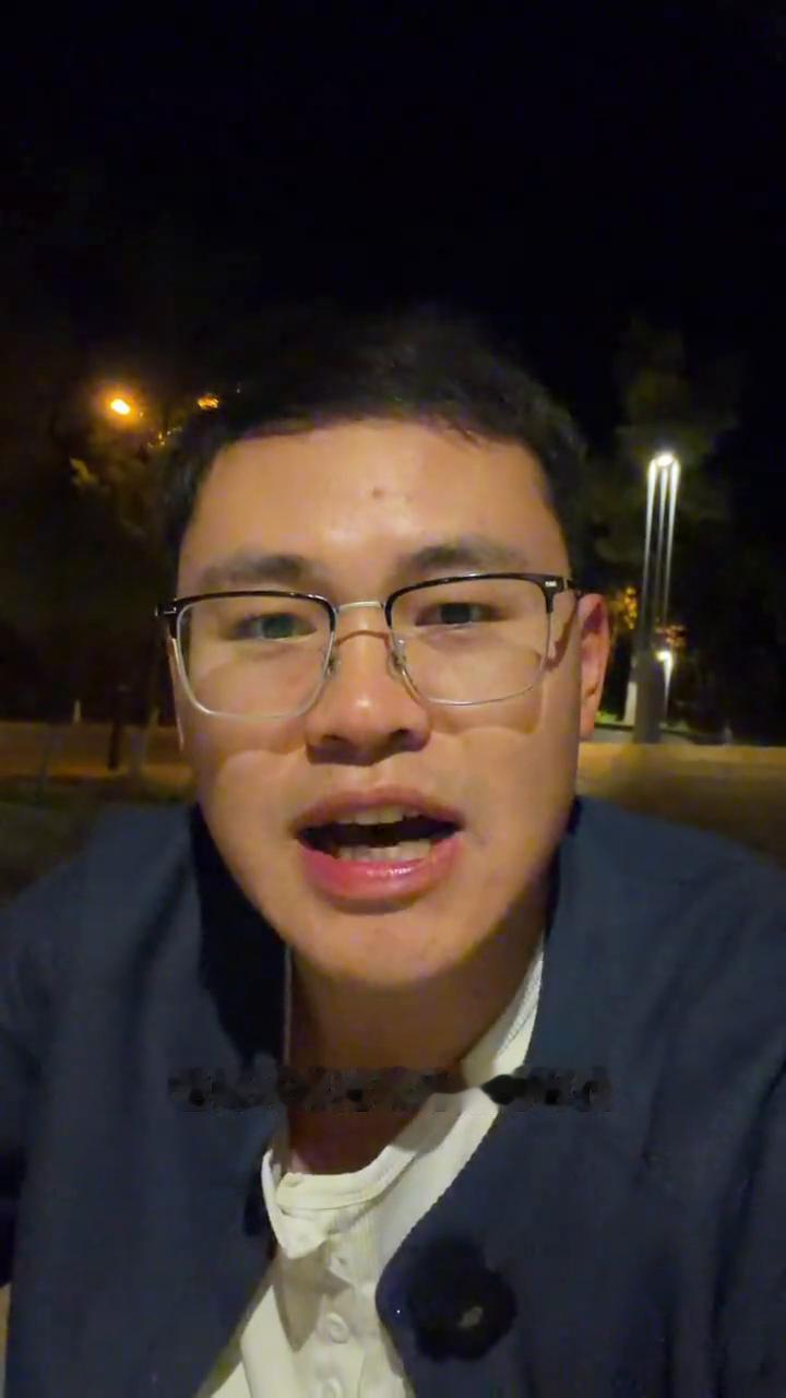 老师抢课拖堂的时代一去不复返。大家有没有发现一个现象，老师补课抢课拖堂的时代现