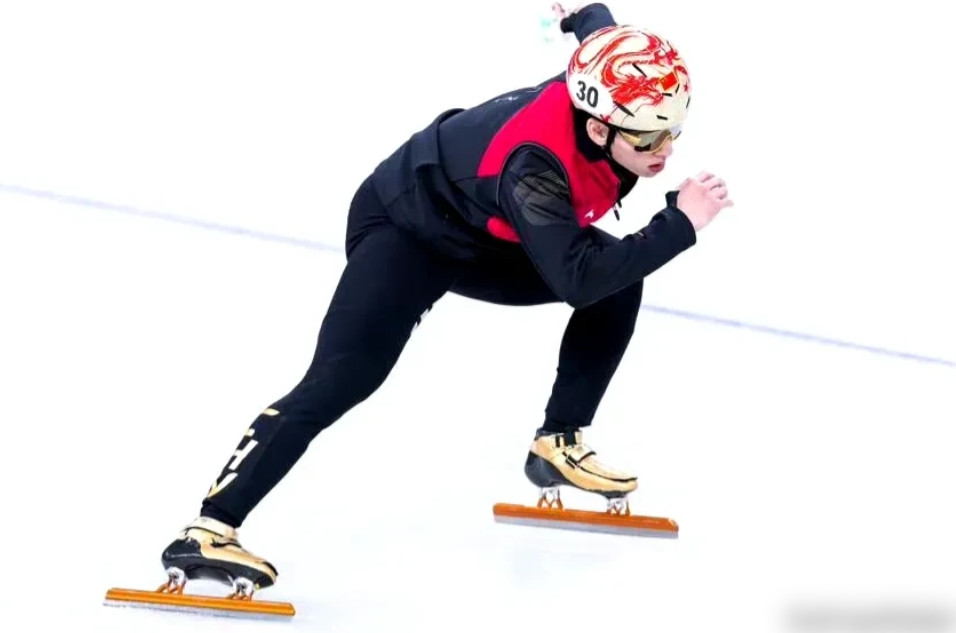 别再刷什么“黑哨”了，这次真跟裁判没半毛钱关系。我告诉你，煮熟的鸭子是怎么飞