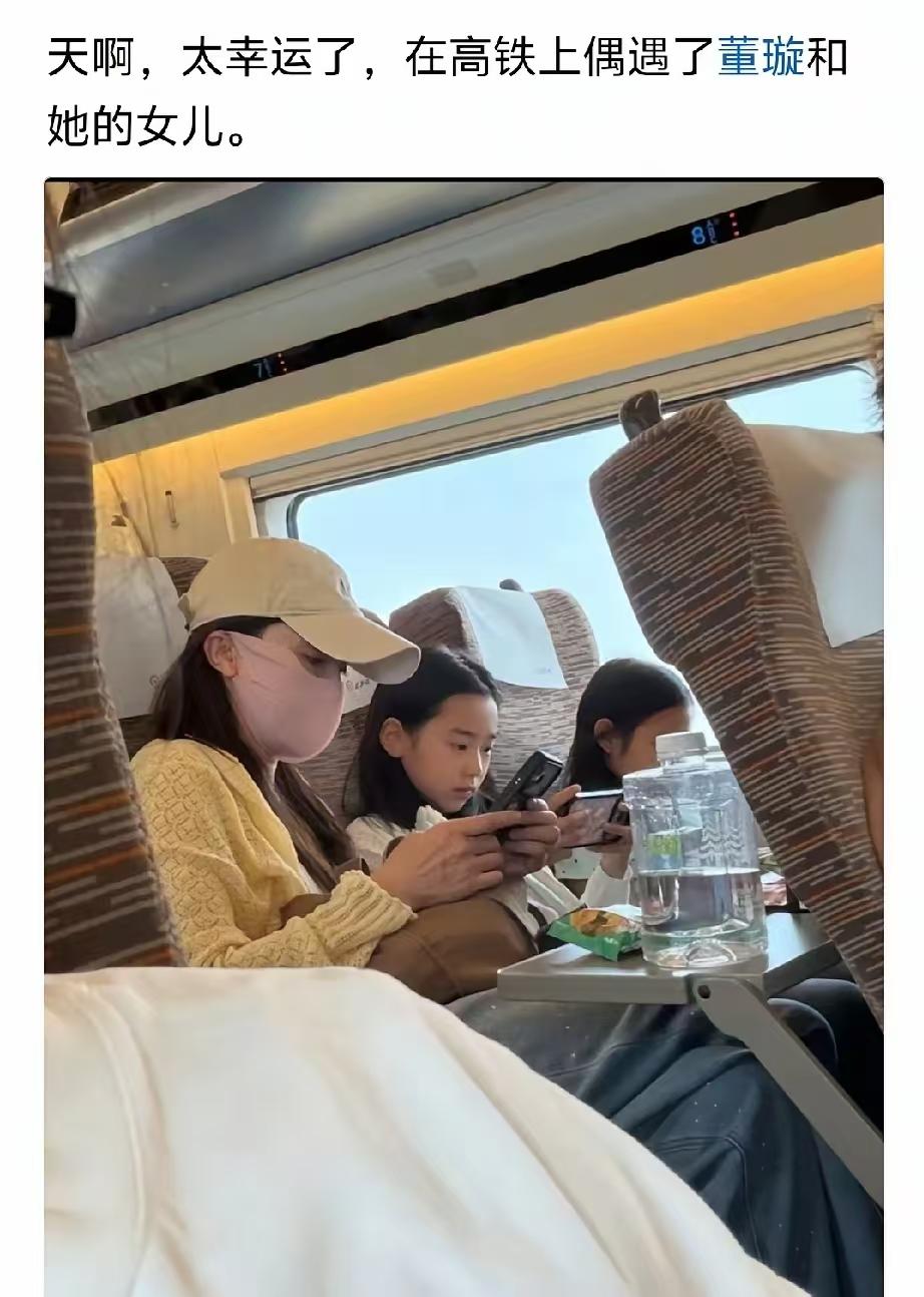 孩子被拍脸了，当妈的不拦着点？