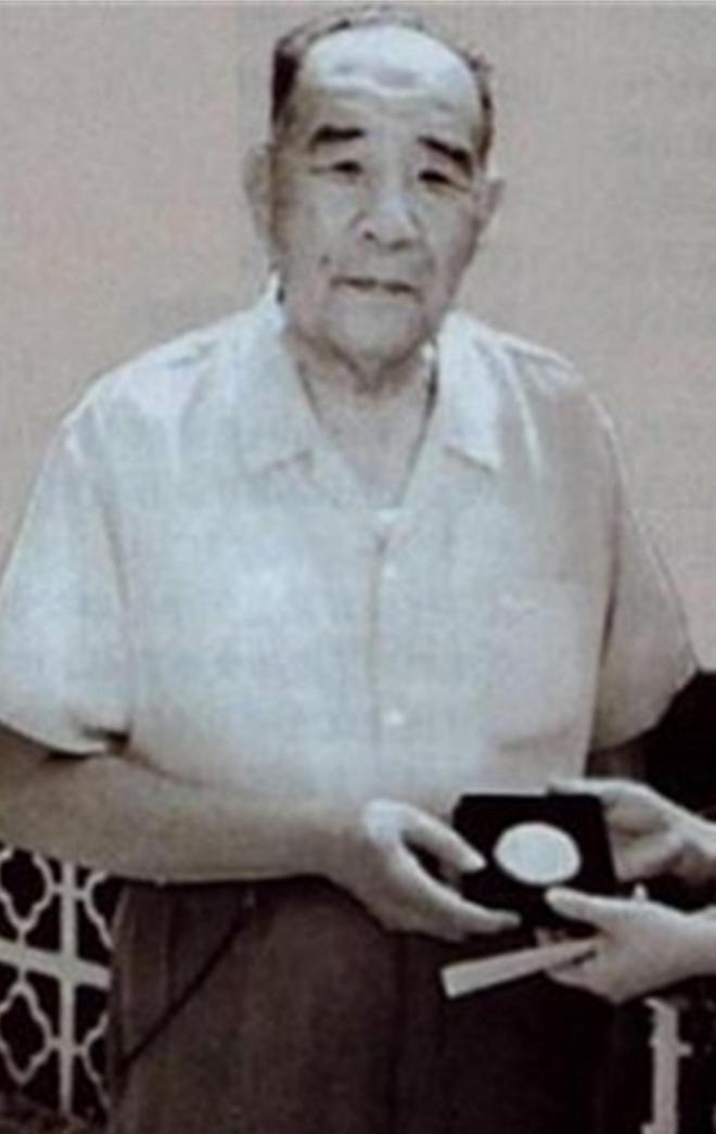 “如果预测不准，我承担一切后果，宁愿丢掉我的乌纱帽，这47万人我也一定要保下。”