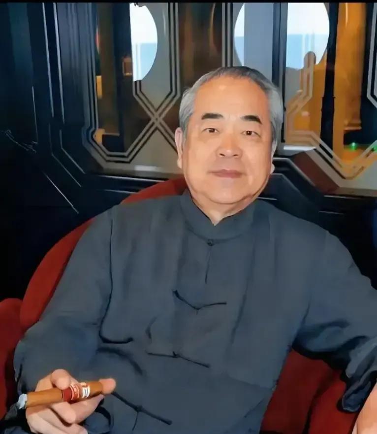 87岁还能再次当爹？范曾老先生这身体素质，真是让咱们这帮熬夜都要喝枸杞水的脆皮