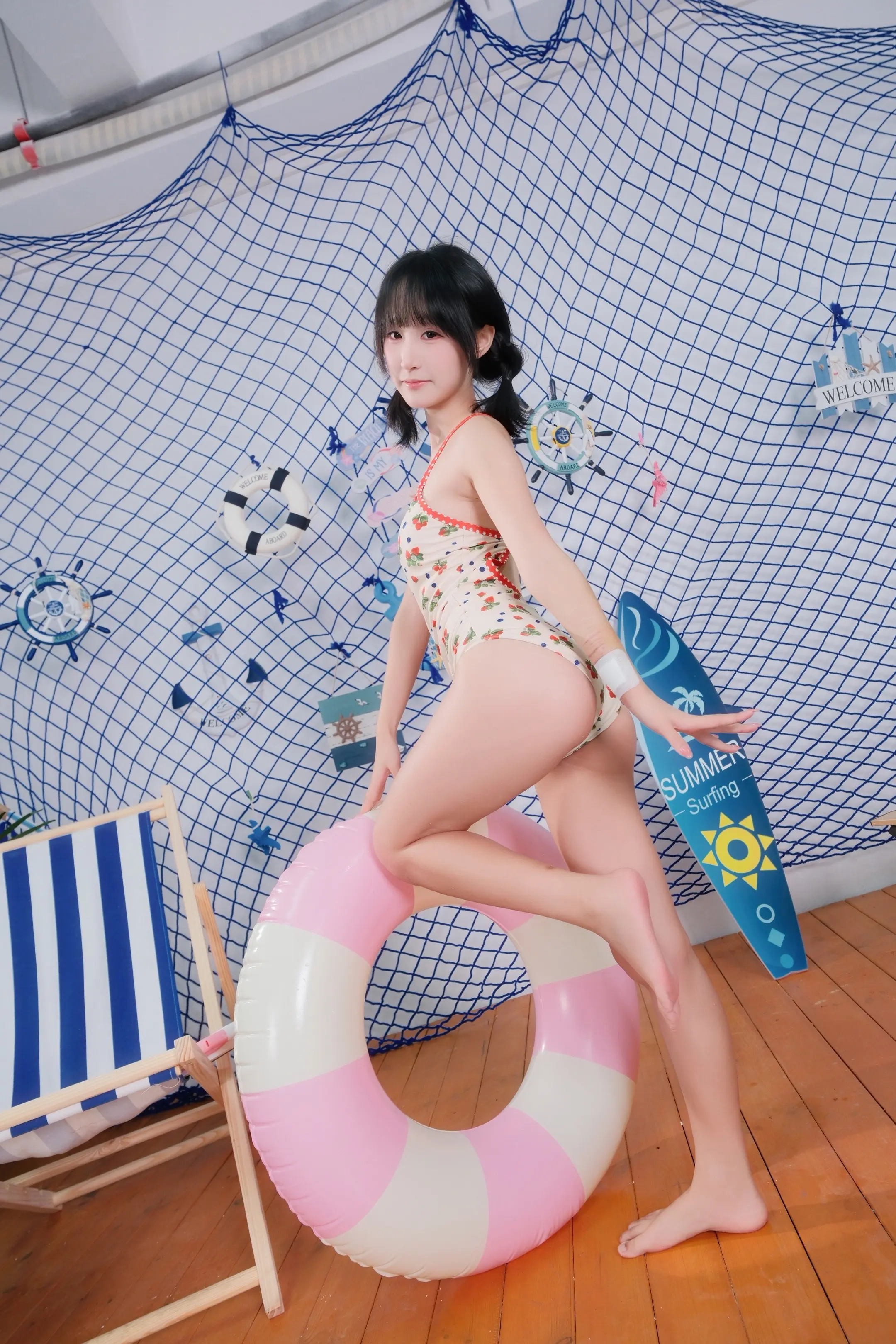 室内泳池泳装写真教程｜拍出清透夏日少女感。很多新手拍泳装只会蹲外景，这...