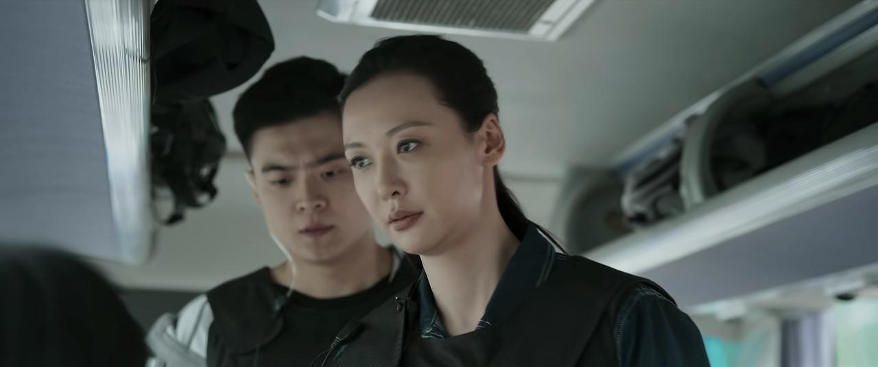 《兵自风中来》的剧情越来越刺激了！郭子剑带领的特战小队临时接到命令，让他们坐