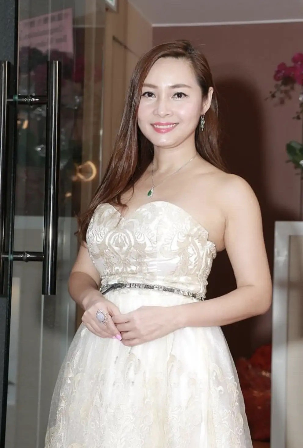 48岁TVB艺人陈昭昭宣布复出，离婚六年净身出户，息影后转行经商十余年！