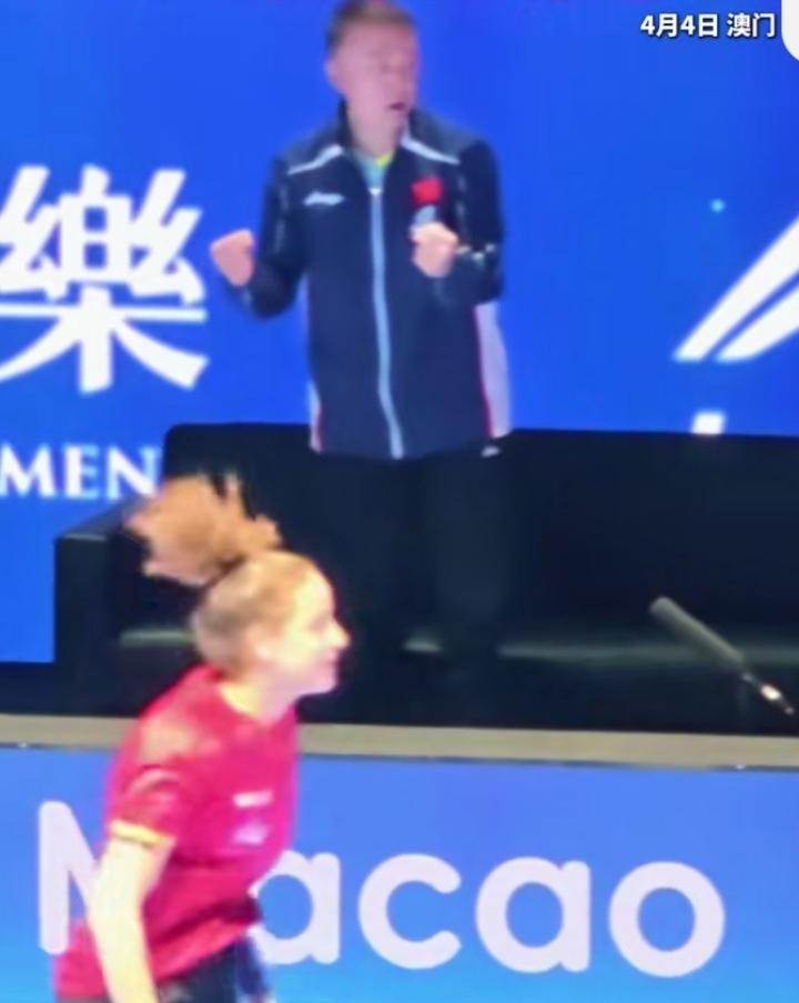 太刺激啦！侯英超都说疯了，汉娜·高达这场发挥太猛，直接把孙颖莎打到2:3落后，再