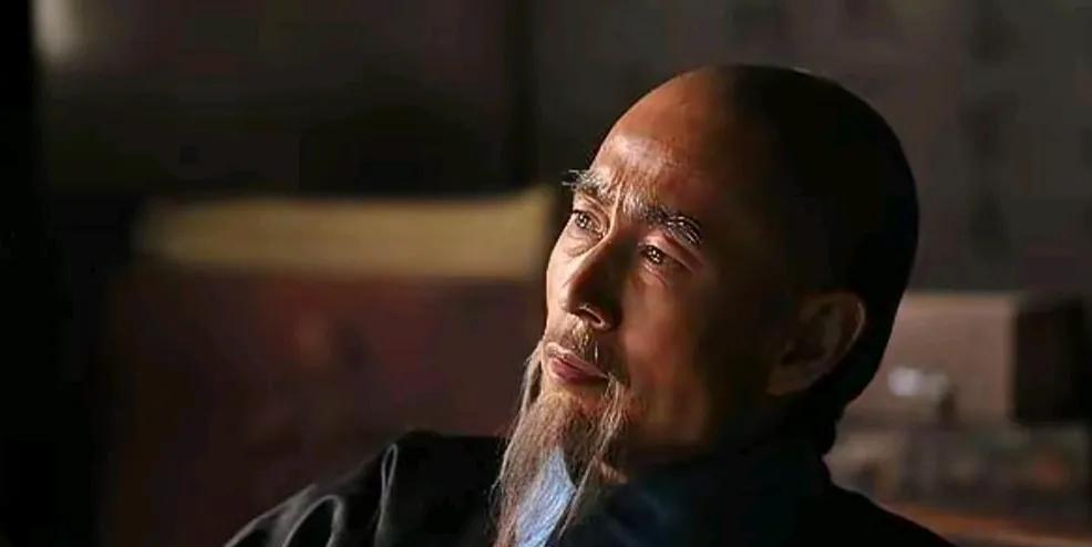 咸丰九年，左宗棠家中来了一位客人，因没有下跪请安，被左宗棠骂了一句：“武官见我，