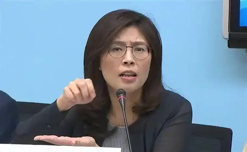 ·3个韩国瑜，10个卢秀燕，30个侯友宜……加起来，都顶不上一个郑丽文。 